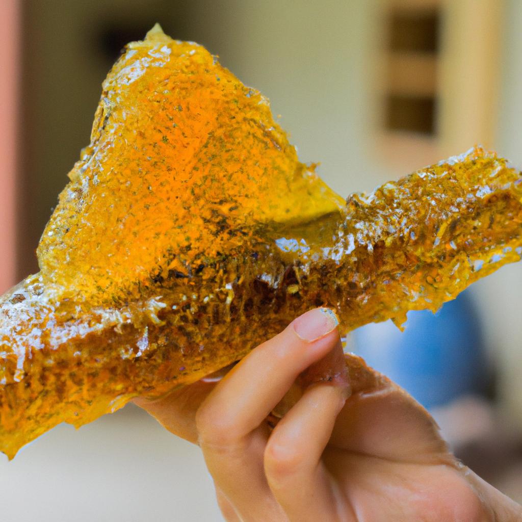 Honey weight can vary due to the moisture content of the honeycomb