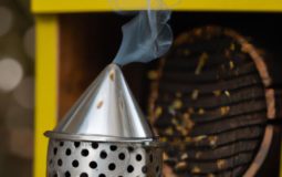 How To Light A Bee Smoker With Pellets
